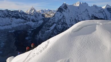 Why is Island Peak the Best 6000m Peak to Climb After Everest Base Camp?